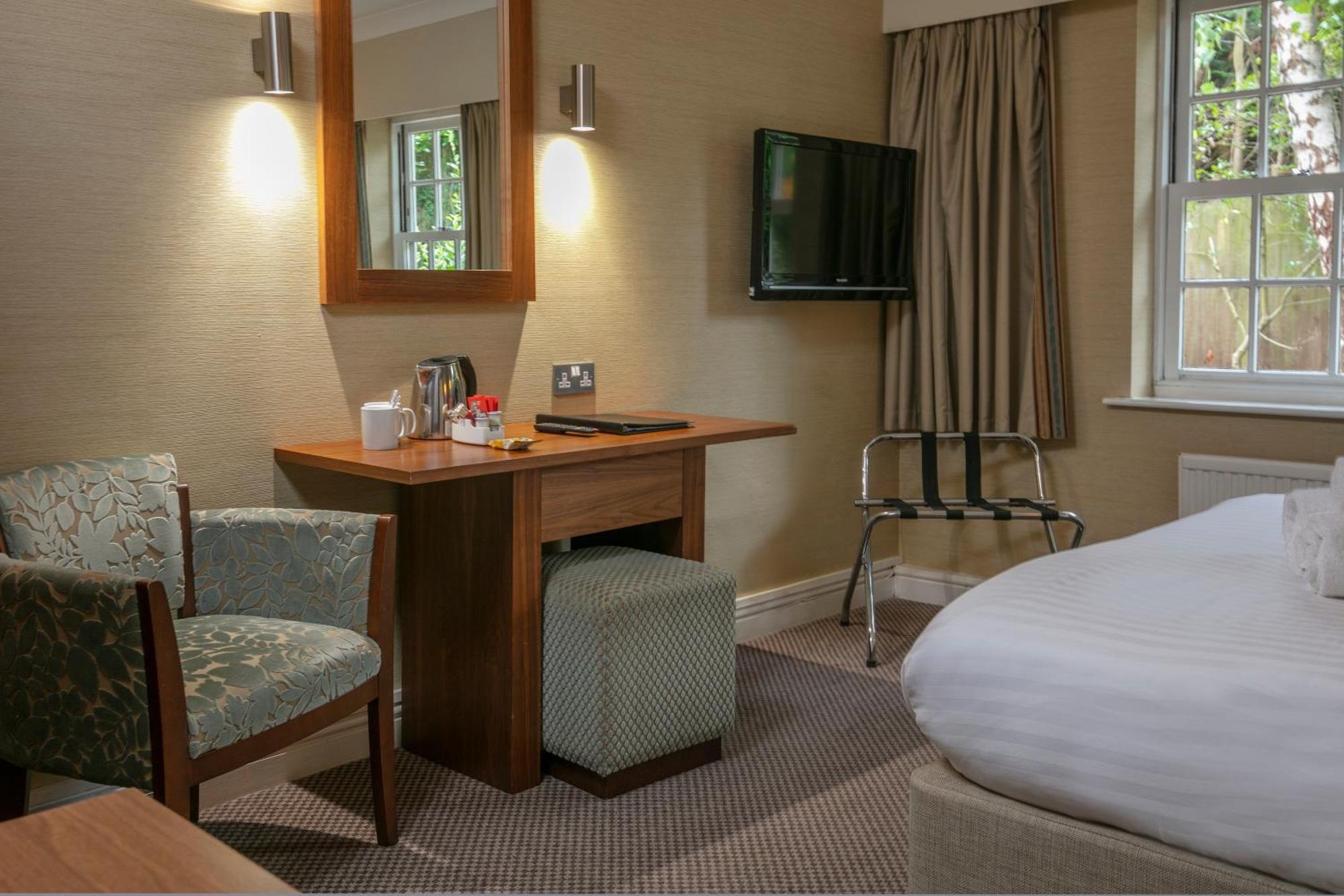 Best Western Moore Place Hotel Милтон-Кейнс Экстерьер фото